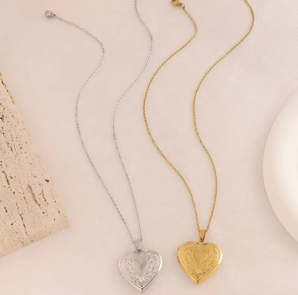 Stainless Steel 18K Gold Plated Sweet Heart Shape Pendant Locket Necklace