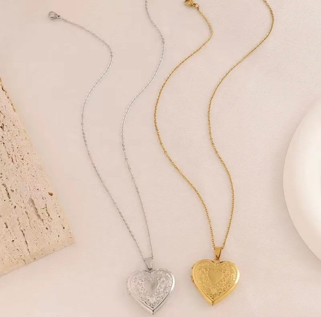 Stainless Steel 18K Gold Plated Sweet Heart Shape Pendant Locket Necklace
