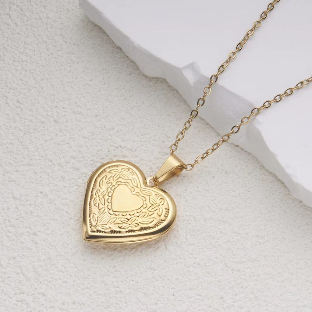 Stainless Steel 18K Gold Plated Sweet Heart Shape Pendant Locket Necklace