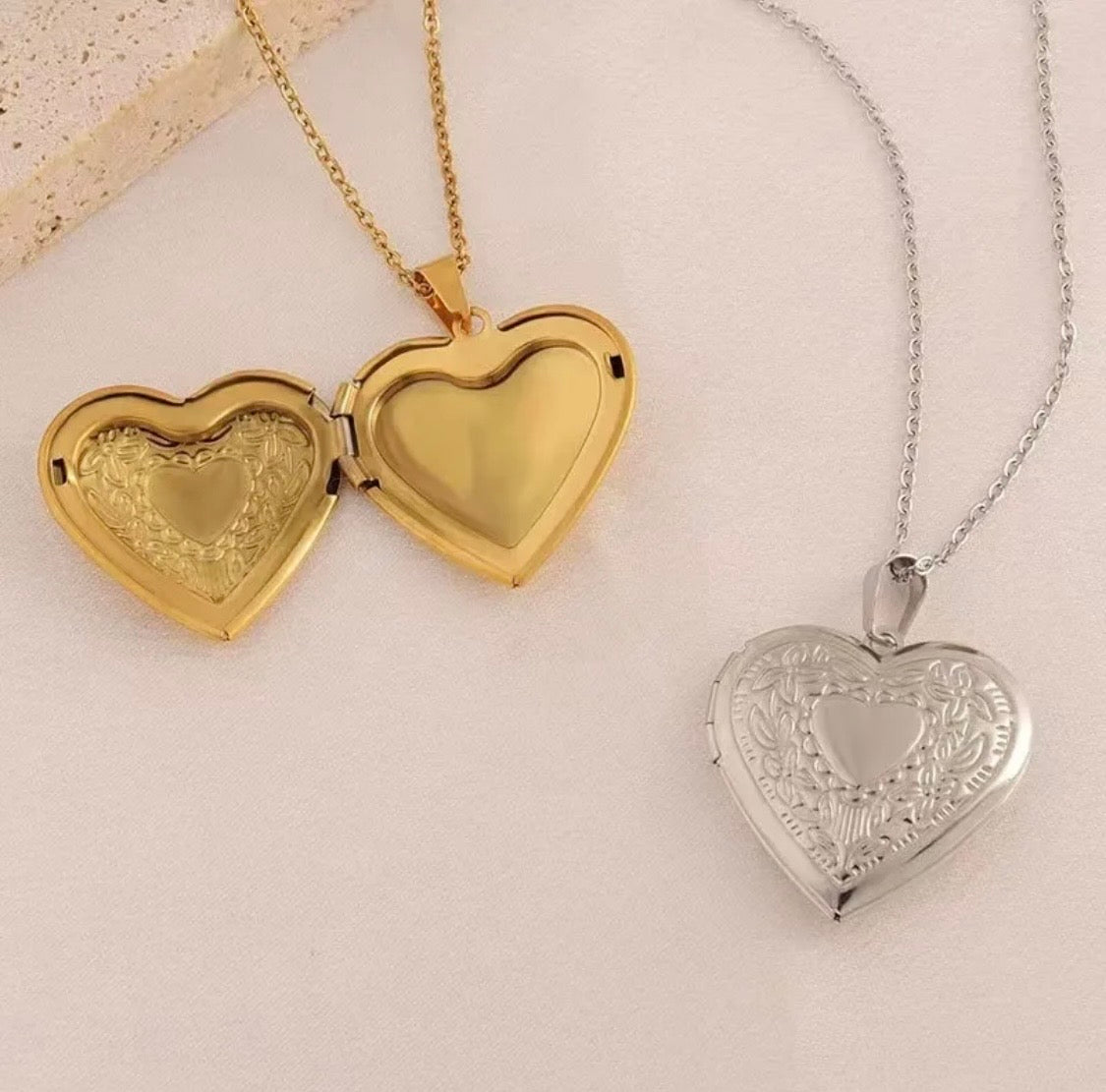 Stainless Steel 18K Gold Plated Sweet Heart Shape Pendant Locket Necklace