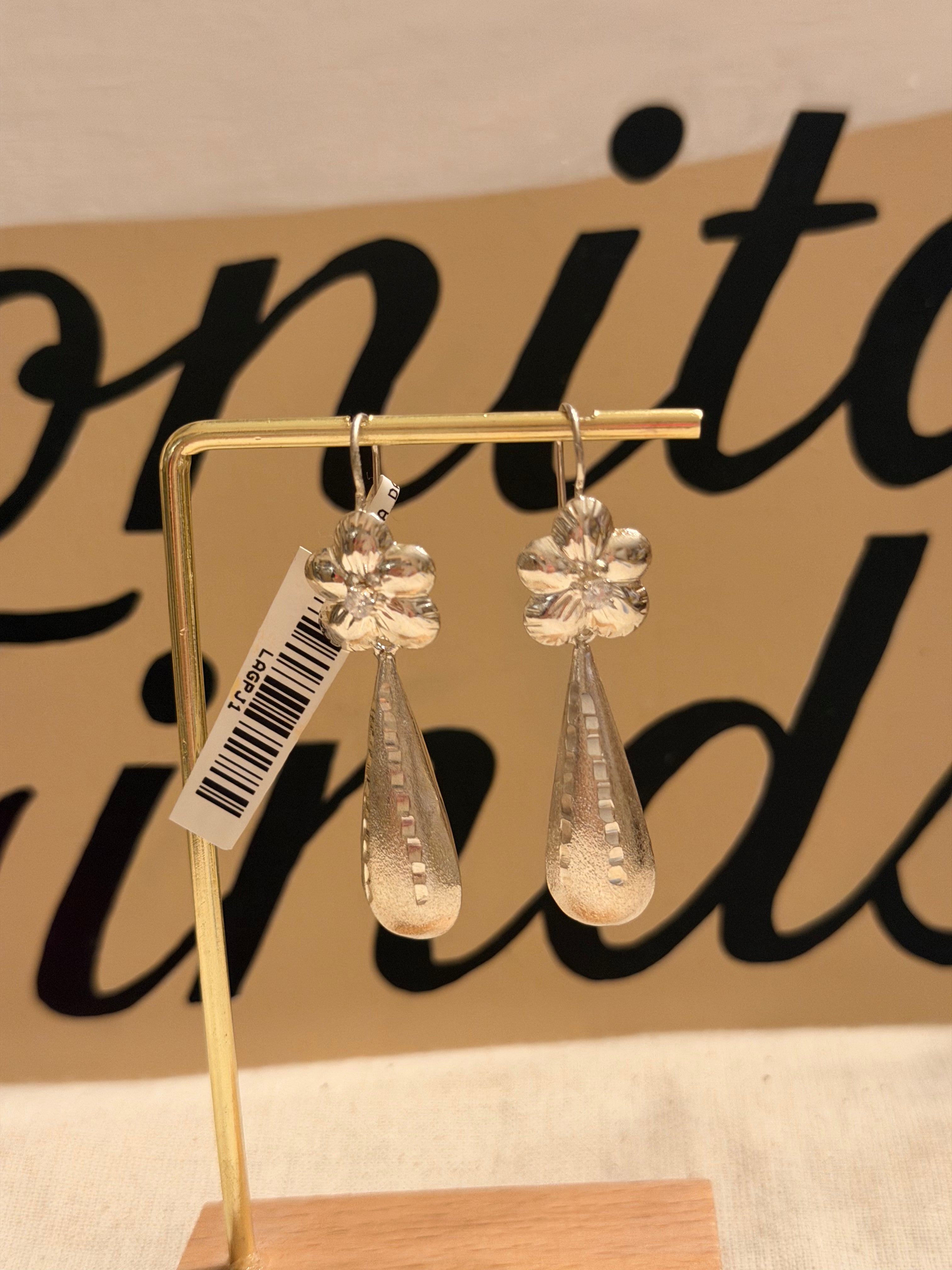 Flor Jerezana Tear Earrings
